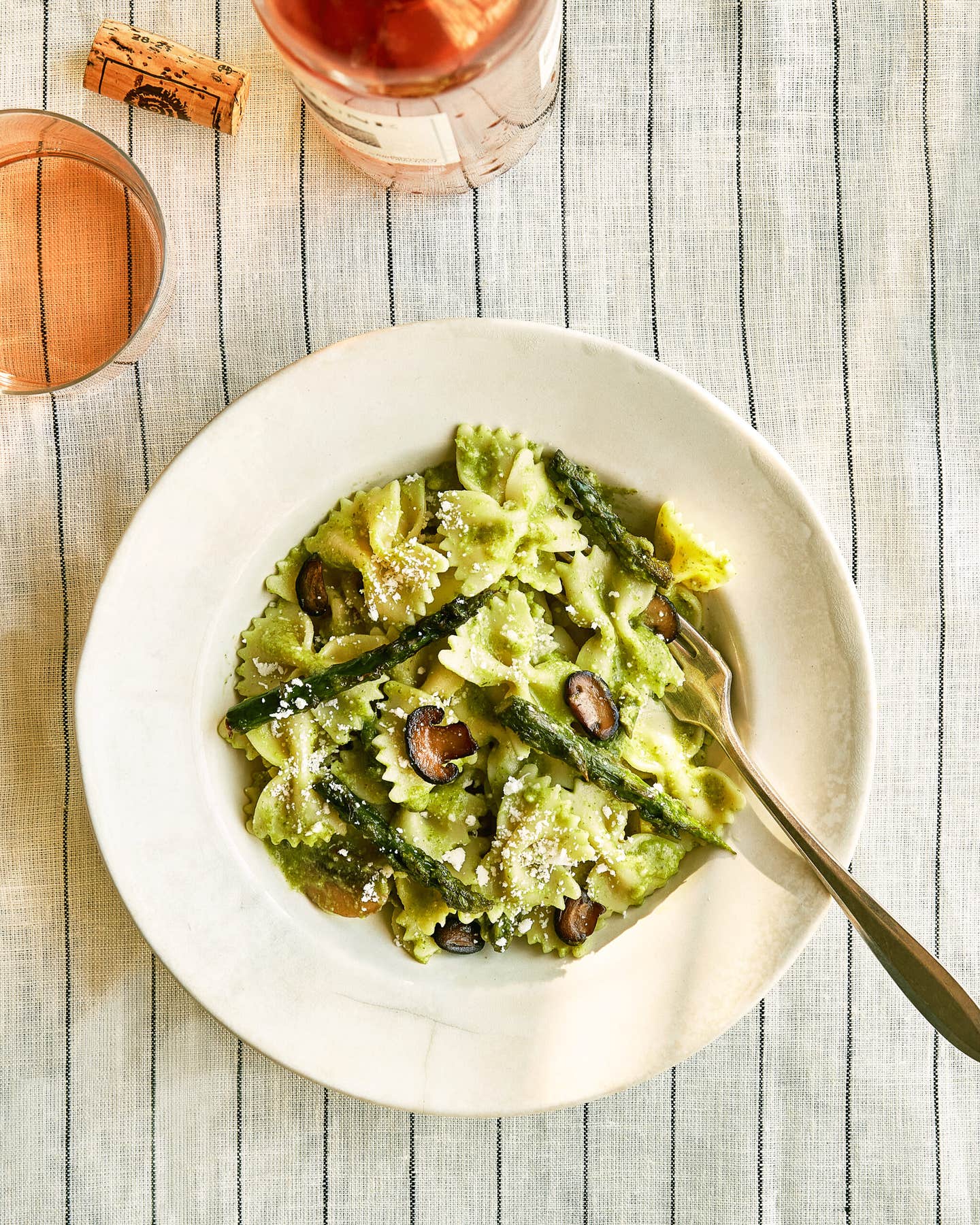 Farfalle with Creamy Asparagus Sauce and Mushrooms